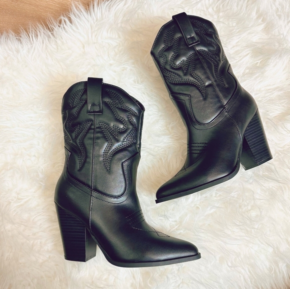 ANKLE WESTERN POINTED TOE BOOTS - Picture 2 of 7